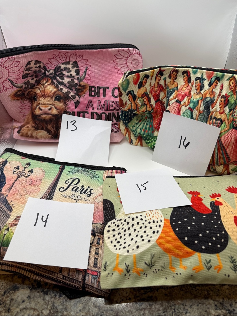 Mystery Makeup/beauty pouches with goodies - Picture 8 of 9